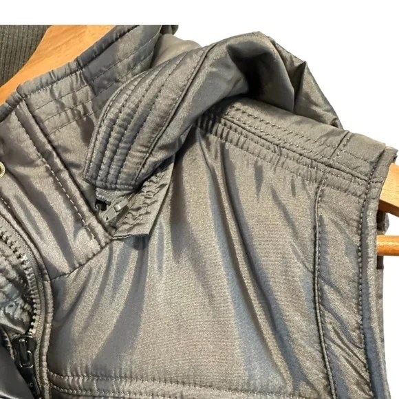 New York & Co Women's Metallic Gray Puffer Vest with Detachable Hood Size Medium - Picture 5 of 10